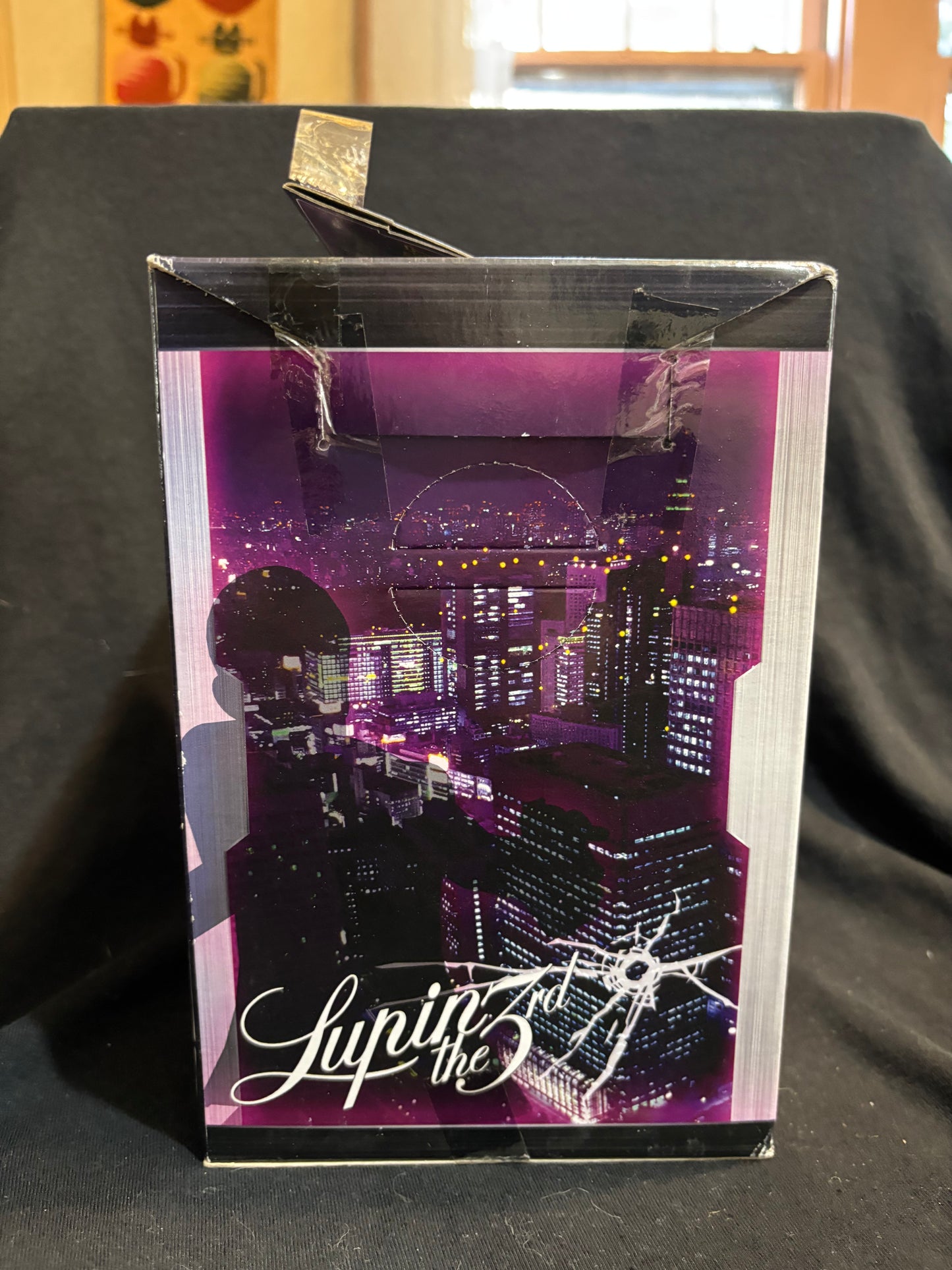Lupin The Third: Sensor-Activated Automatic Door & Figure - Fujiko Mine
