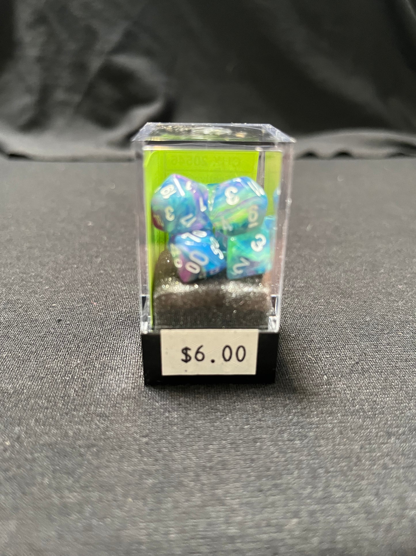 Chessex Festive Waterlily/White Mini Dice