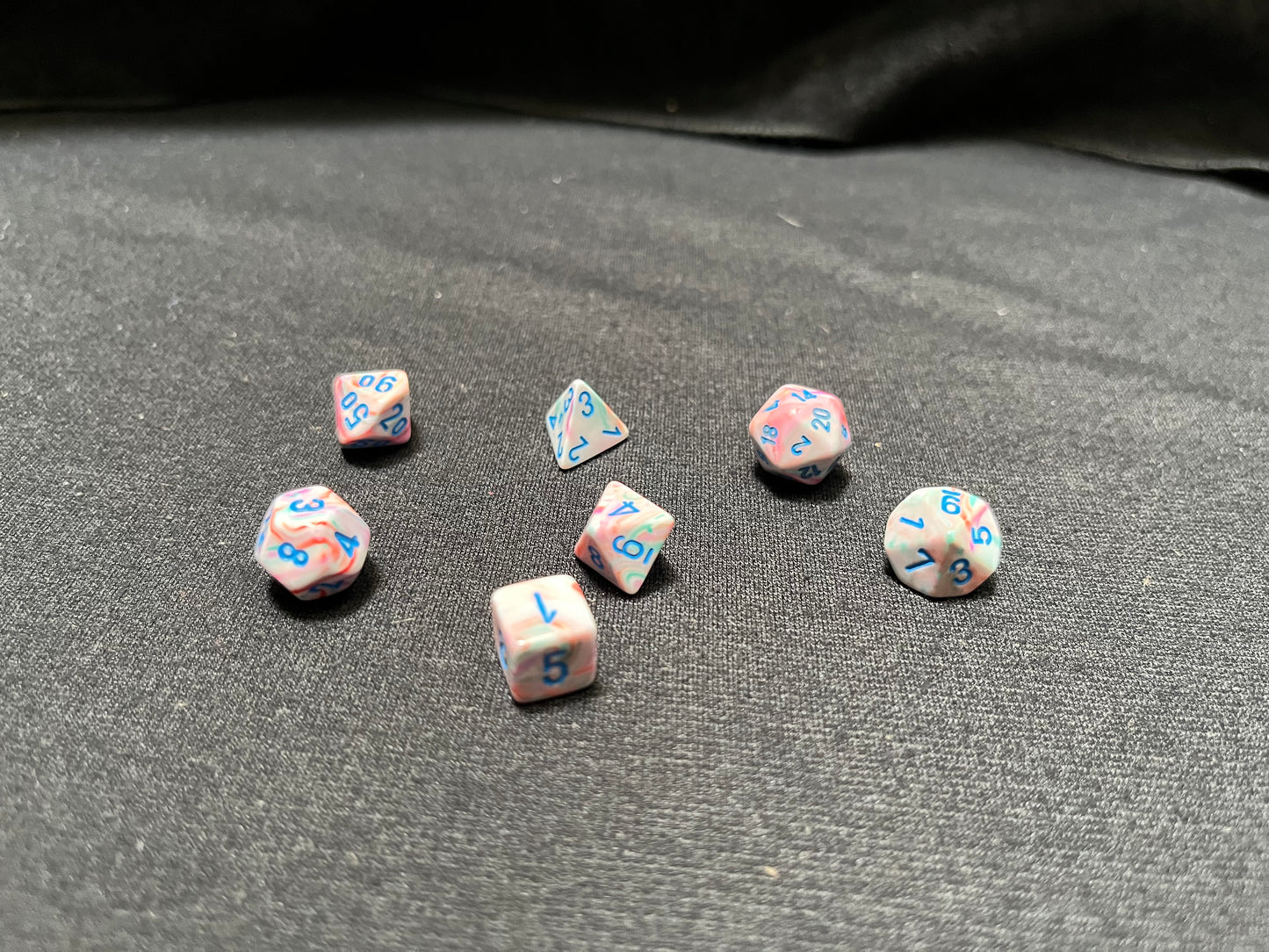 Chessex Mini Festival Pop Art/Blue Dice
