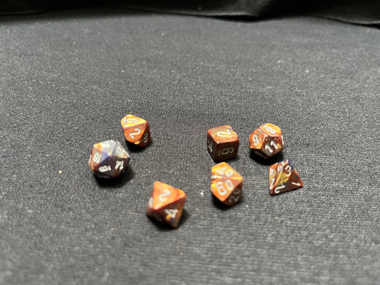 Chessex Mini Lustrous Gold/Silver Dice