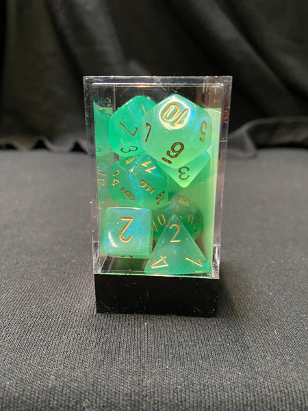 Chessex Borealis Light Green/Gold Dice Kit
